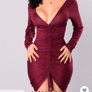 NWOT RUCHED WINE MINI DRESS FASHION NOVA SMALL